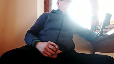 Snapshot of lyelik chatting on February 14, 2025, 12:14 pm Alex online show from February 14, 2025, 12:14 pm