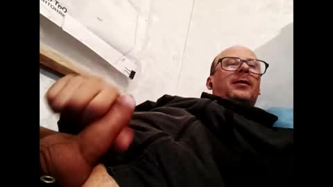 Snapshot of lyelik chatting on February 26, 2025, 11:04 pm Alex online show from February 26, 2025, 11:04 pm