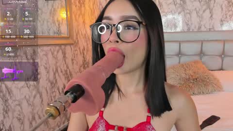 Snapshot of lyen_rae chatting on December 19, 2024, 11:14 pm Lyen Rae online show from December 19, 2024, 11:14 pm