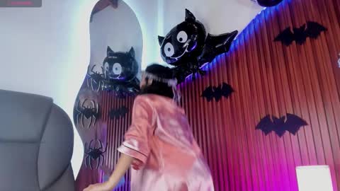 Snapshot of lyhana_lee chatting on October 31, 2025, 8:10 pm Lyhana Lee online show from October 31, 2025, 8:10 pm