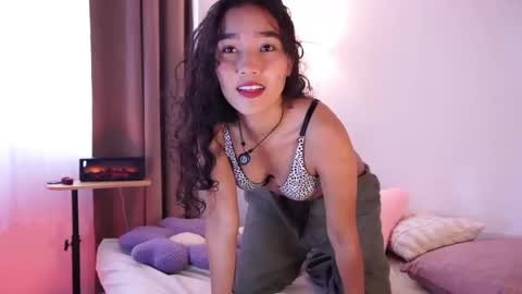 Snapshot of lyhana_lee chatting on December 4, 2025, 1:42 pm Lyhana Lee online show from December 4, 2025, 1:42 pm
