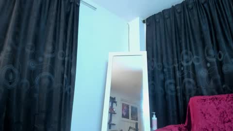 Snapshot of lylaheather chatting on October 7, 2025, 6:32 am Sara online show from October 7, 2025, 6:32 am