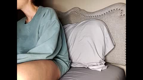 Snapshot of lylajades chatting on December 2, 2024, 3:26 am Olivia online show from December 2, 2024, 3:26 am