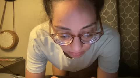 Snapshot of lylajades chatting on February 6, 2025, 5:14 am Olivia online show from February 6, 2025, 5:14 am