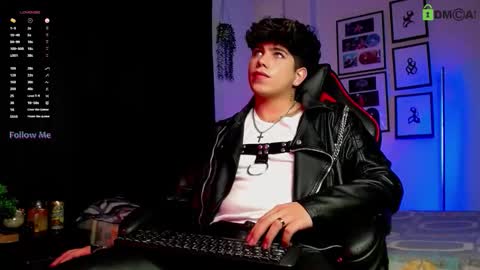 Lyle Bennett Freelance Model online show from November 14, 2025, 11:42 am