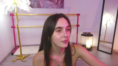 Lyly   online show from January 19, 2025, 1:01 pm