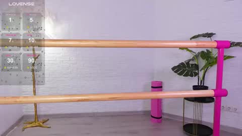 Lyly   online show from October 1, 2025, 5:35 am