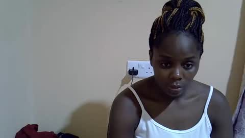 lyn_anna online show from November 13, 2025, 9:36 pm