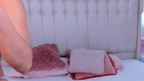 Lyn online show from September 29, 2025, 11:15 am