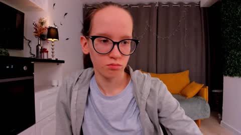 Sara online show from February 9, 2025, 1:22 am