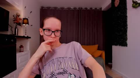 Sara online show from March 4, 2025, 7:22 pm