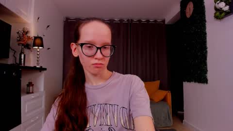 Sara online show from March 4, 2025, 10:27 pm