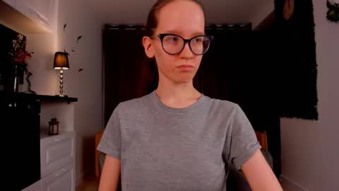 Sara online show from March 8, 2025, 10:13 pm