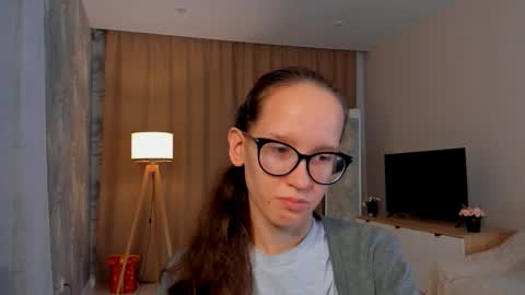 Sara online show from September 21, 2025, 4:08 pm