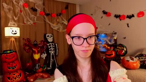 Sara online show from October 29, 2025, 4:42 pm