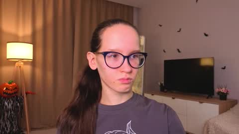 Sara online show from November 21, 2025, 4:16 pm