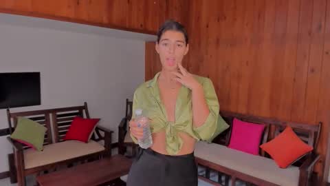 Snapshot of lynn_jackson chatting on November 9, 2025, 4:44 am LYNN online show from November 9, 2025, 4:44 am