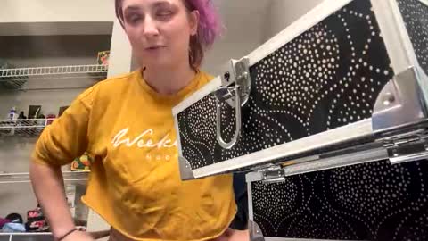 Snapshot of lynnkitten69000 chatting on December 14, 2025, 9:41 pm Lynn online show from December 14, 2025, 9:41 pm