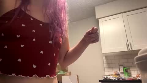 Snapshot of lynnkitten69000 chatting on December 18, 2025, 2:12 pm Lynn online show from December 18, 2025, 2:12 pm