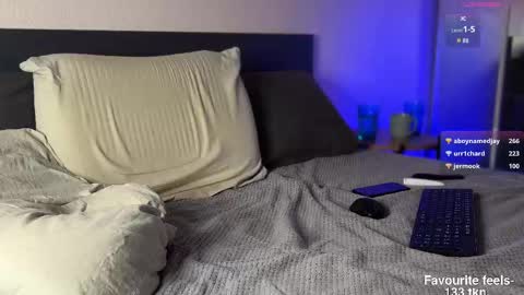 Snapshot of lyon_power_ chatting on February 13, 2025, 7:03 am Dani online show from February 13, 2025, 7:03 am