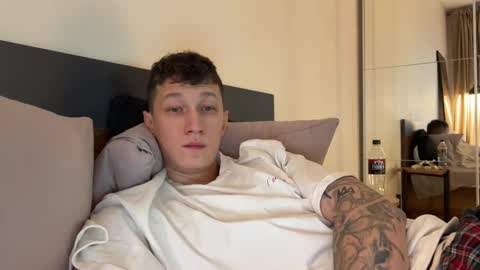 Snapshot of lyon_power_ chatting on March 7, 2025, 3:28 pm Dani online show from March 7, 2025, 3:28 pm