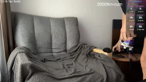 Snapshot of lyon_power_ chatting on November 4, 2025, 8:02 am Dani online show from November 4, 2025, 8:02 am