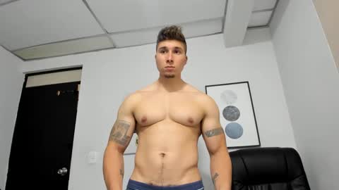 Snapshot of lyonel15 chatting on January 7, 2025, 11:03 pm Lyonel online show from January 7, 2025, 11:03 pm