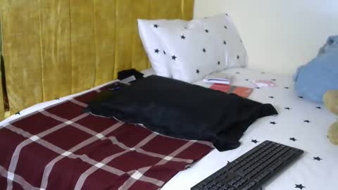 Lyra online show from September 16, 2025, 9:21 am