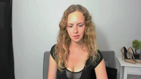 Lura online show from September 10, 2025, 4:07 pm