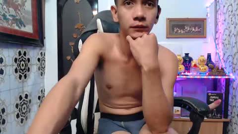 Snapshot of lyubovmoya3 chatting on January 25, 2025, 2:37 am SWEETPINOY online show from January 25, 2025, 2:37 am