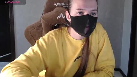 Snapshot of m00n8kiki chatting on September 16, 2025, 6:58 am Ksu online show from September 16, 2025, 6:58 am