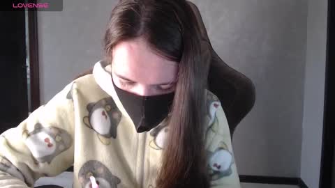 Snapshot of m00n8kiki chatting on September 19, 2025, 7:32 am Ksu online show from September 19, 2025, 7:32 am