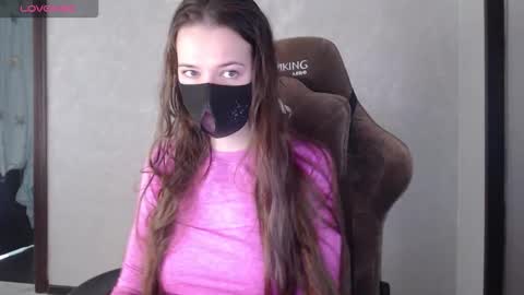 Snapshot of m00n8kiki chatting on October 7, 2025, 6:43 am Ksu online show from October 7, 2025, 6:43 am