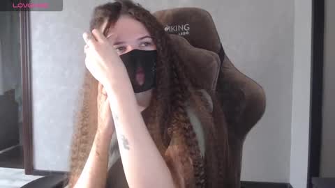 Snapshot of m00n8kiki chatting on October 18, 2025, 6:05 am Ksu online show from October 18, 2025, 6:05 am