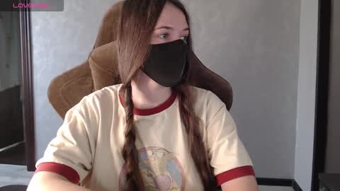 Snapshot of m00n8kiki chatting on October 23, 2025, 5:51 am Ksu online show from October 23, 2025, 5:51 am