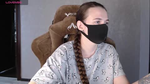 Snapshot of m00n8kiki chatting on November 14, 2025, 7:07 am Ksu online show from November 14, 2025, 7:07 am