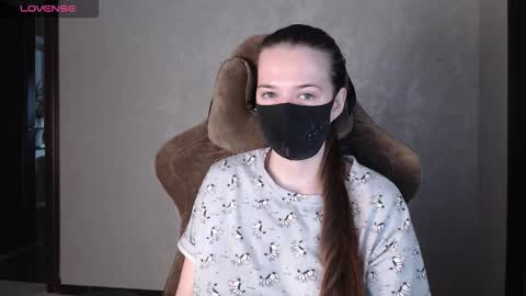 Snapshot of m00n8kiki chatting on December 1, 2025, 6:07 am Ksu online show from December 1, 2025, 6:07 am