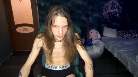 Snapshot of m1shq chatting on December 7, 2024, 4:25 pm m1shq online show from December 7, 2024, 4:25 pm