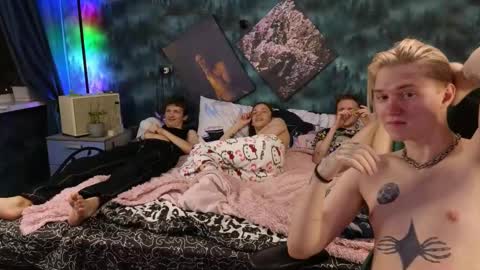 Snapshot of m1shq chatting on March 10, 2025, 1:01 am m1shq online show from March 10, 2025, 1:01 am