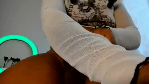 Snapshot of m1tsur1 chatting on September 14, 2025, 1:10 pm eimy- acuarius online show from September 14, 2025, 1:10 pm