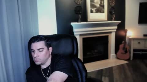 m4ck online show from November 10, 2025, 8:24 am