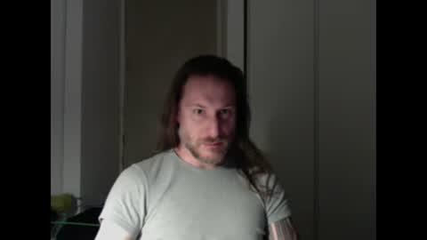 m4rduk online show from December 17, 2025, 4:51 am