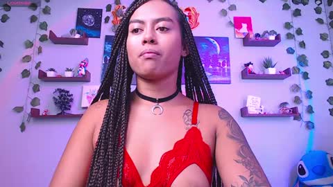 Macey Elliot Modelo Independiente online show from December 17, 2024, 5:58 pm