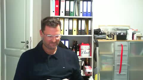 Snapshot of macfly67 chatting on December 3, 2024, 8:17 pm macfly67 online show from December 3, 2024, 8:17 pm