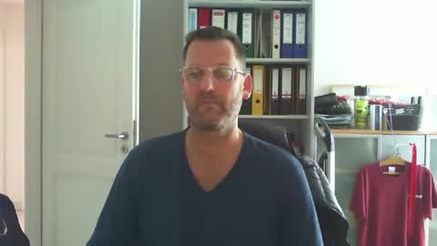 Snapshot of macfly67 chatting on February 8, 2025, 10:18 am macfly67 online show from February 8, 2025, 10:18 am