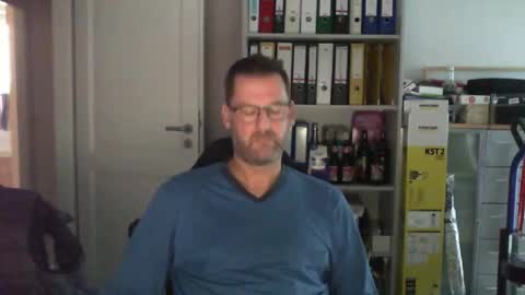 Snapshot of macfly67 chatting on November 15, 2025, 7:16 am macfly67 online show from November 15, 2025, 7:16 am