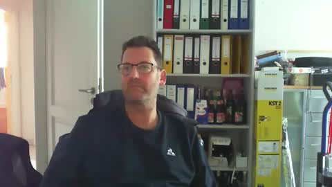 Snapshot of macfly67 chatting on November 29, 2025, 8:50 am macfly67 online show from November 29, 2025, 8:50 am