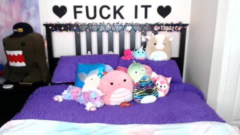 Mackenzie Wolfe online show from December 15, 2024, 7:24 am