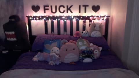 Mackenzie Wolfe online show from December 16, 2024, 6:43 am