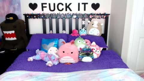 Mackenzie Wolfe online show from December 19, 2024, 7:07 am